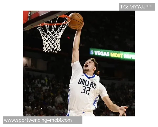 弗拉格27投13中狂砍42分7篮板6助攻成最年轻40先生表现惊艳