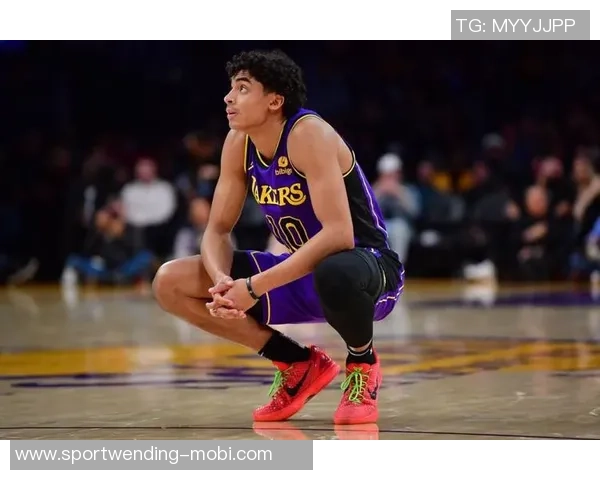 克里斯蒂状态低迷12投仅中3球贡献9分7板5助却有3次失误表现不佳 克里斯蒂状态低迷12投仅中3球贡献9分7板5助却有3次失误表现不佳